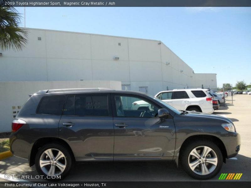 Magnetic Gray Metallic / Ash 2009 Toyota Highlander Sport