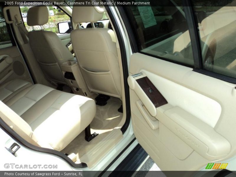Cashmere Tri Coat Metallic / Medium Parchment 2005 Ford Expedition Eddie Bauer