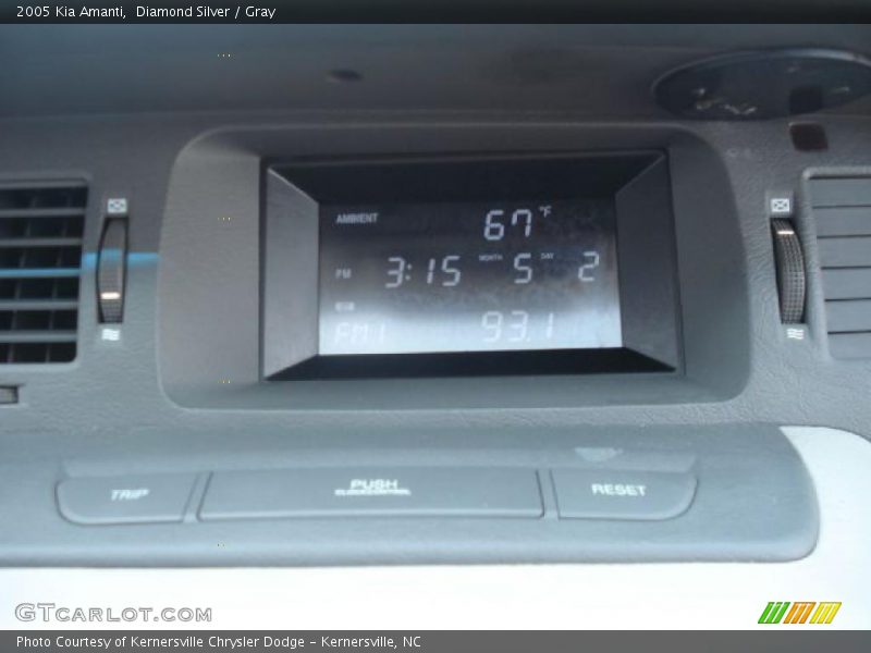 Diamond Silver / Gray 2005 Kia Amanti