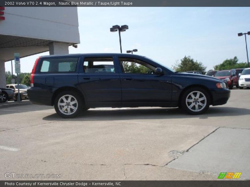 Nautic Blue Metallic / Taupe/Light Taupe 2002 Volvo V70 2.4 Wagon