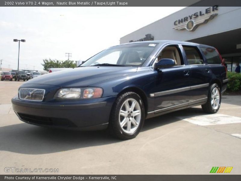 Nautic Blue Metallic / Taupe/Light Taupe 2002 Volvo V70 2.4 Wagon