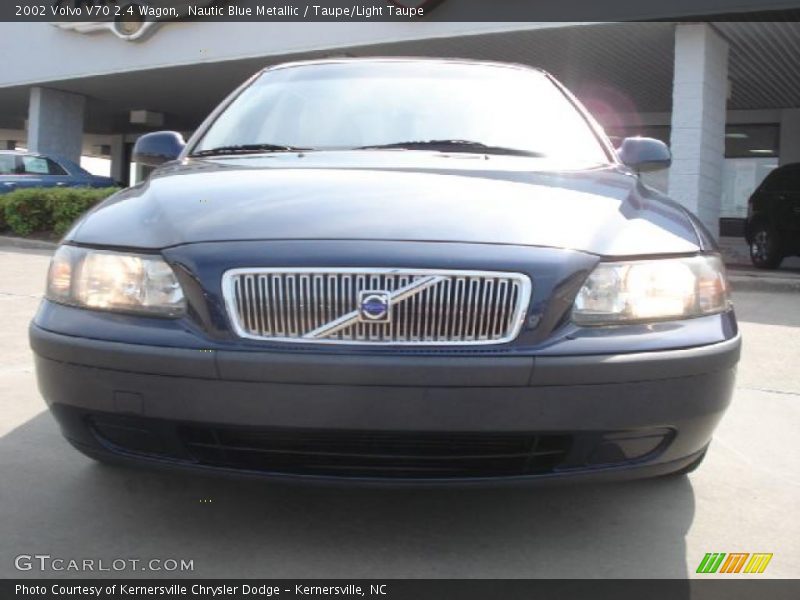 Nautic Blue Metallic / Taupe/Light Taupe 2002 Volvo V70 2.4 Wagon