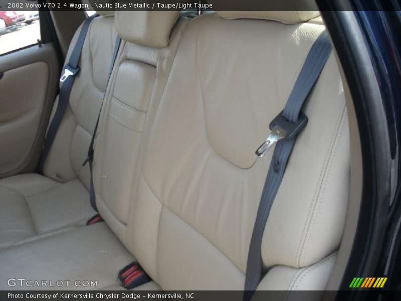 Nautic Blue Metallic / Taupe/Light Taupe 2002 Volvo V70 2.4 Wagon