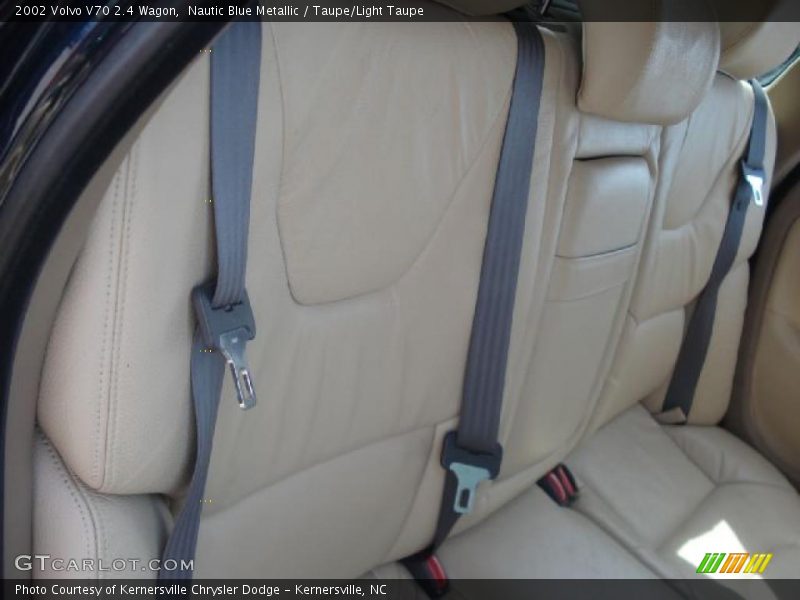 Nautic Blue Metallic / Taupe/Light Taupe 2002 Volvo V70 2.4 Wagon