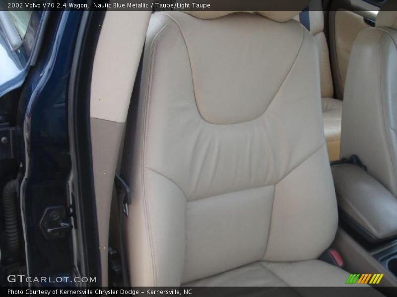 Nautic Blue Metallic / Taupe/Light Taupe 2002 Volvo V70 2.4 Wagon