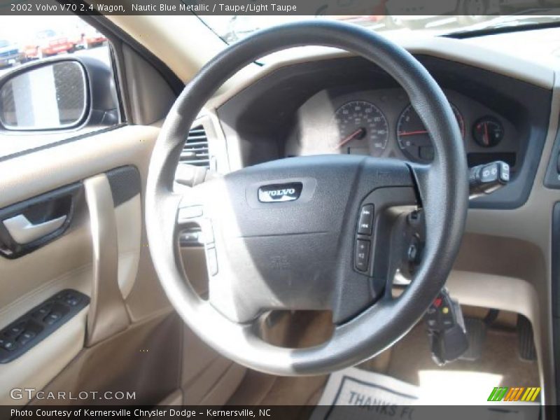 Nautic Blue Metallic / Taupe/Light Taupe 2002 Volvo V70 2.4 Wagon
