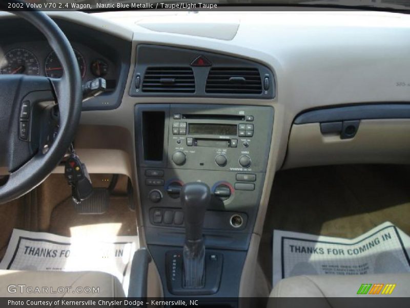 Nautic Blue Metallic / Taupe/Light Taupe 2002 Volvo V70 2.4 Wagon