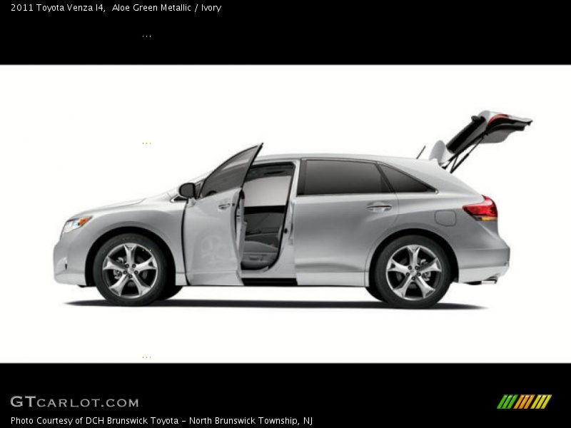 Aloe Green Metallic / Ivory 2011 Toyota Venza I4