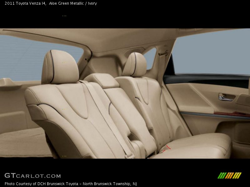 Aloe Green Metallic / Ivory 2011 Toyota Venza I4
