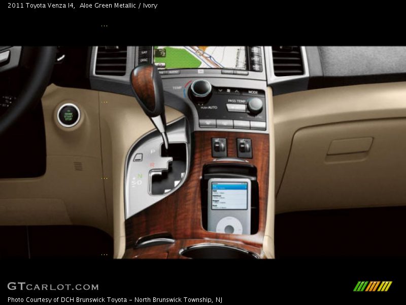 Aloe Green Metallic / Ivory 2011 Toyota Venza I4