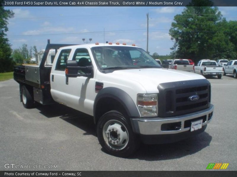 Oxford White / Medium Stone Grey 2008 Ford F450 Super Duty XL Crew Cab 4x4 Chassis Stake Truck