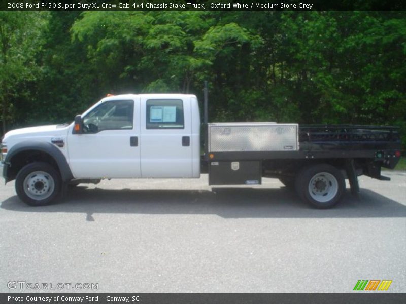 Oxford White / Medium Stone Grey 2008 Ford F450 Super Duty XL Crew Cab 4x4 Chassis Stake Truck