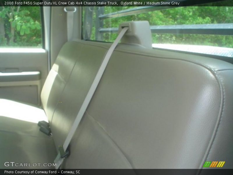 Oxford White / Medium Stone Grey 2008 Ford F450 Super Duty XL Crew Cab 4x4 Chassis Stake Truck