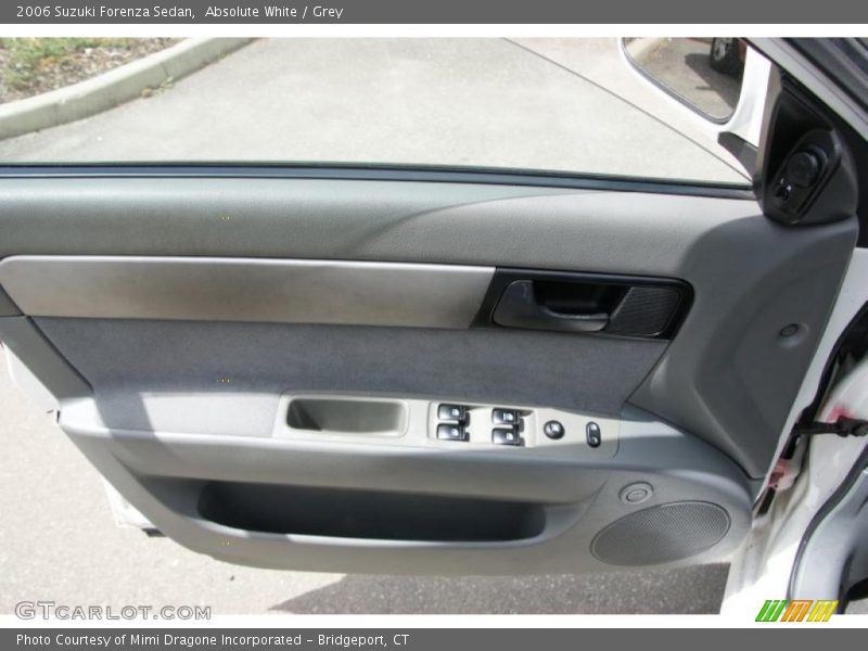 Absolute White / Grey 2006 Suzuki Forenza Sedan