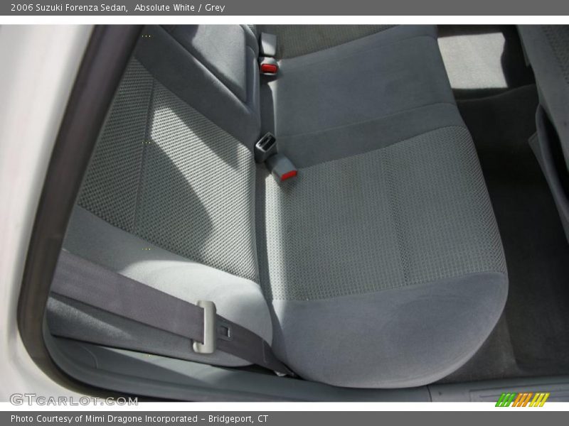 Absolute White / Grey 2006 Suzuki Forenza Sedan