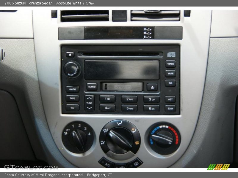 Absolute White / Grey 2006 Suzuki Forenza Sedan