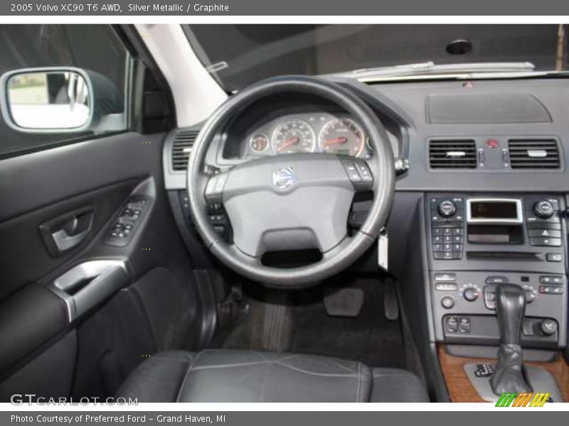 Silver Metallic / Graphite 2005 Volvo XC90 T6 AWD