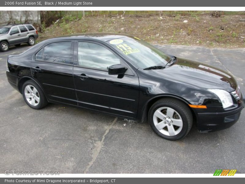 Black / Medium Light Stone 2006 Ford Fusion SE