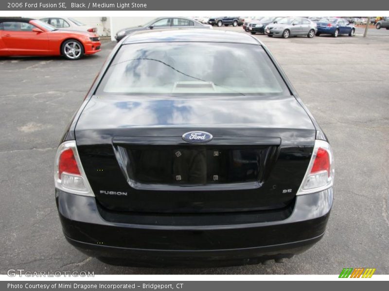 Black / Medium Light Stone 2006 Ford Fusion SE
