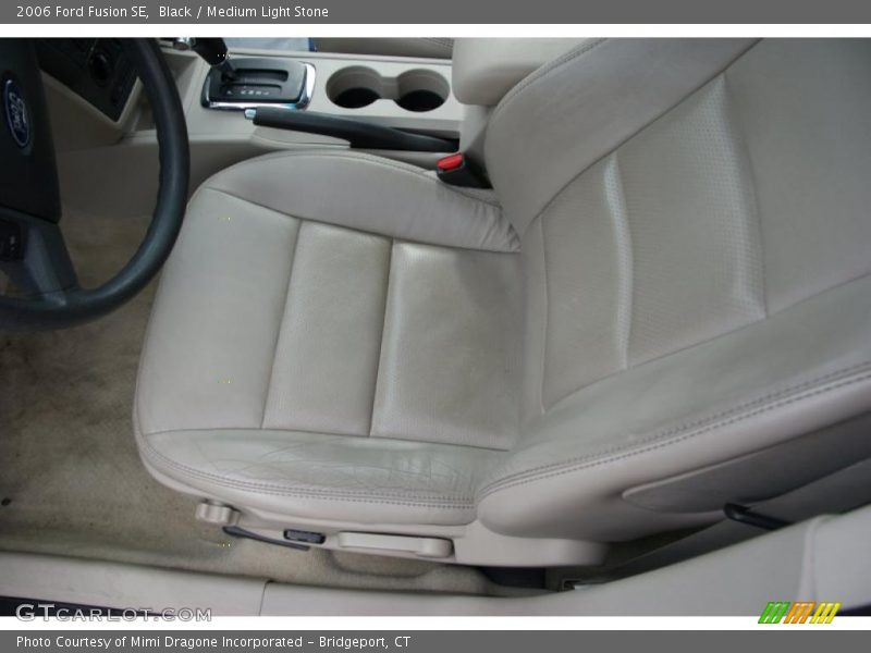 Black / Medium Light Stone 2006 Ford Fusion SE