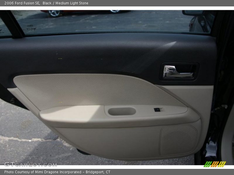 Black / Medium Light Stone 2006 Ford Fusion SE