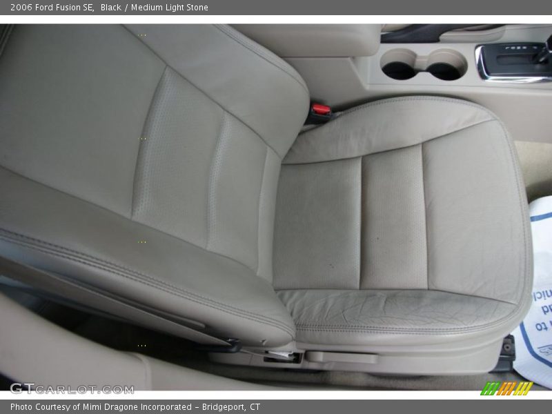 Black / Medium Light Stone 2006 Ford Fusion SE