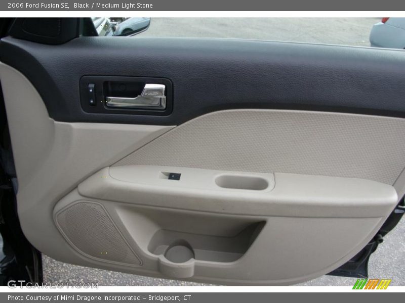 Black / Medium Light Stone 2006 Ford Fusion SE