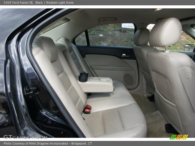 Black / Medium Light Stone 2006 Ford Fusion SE