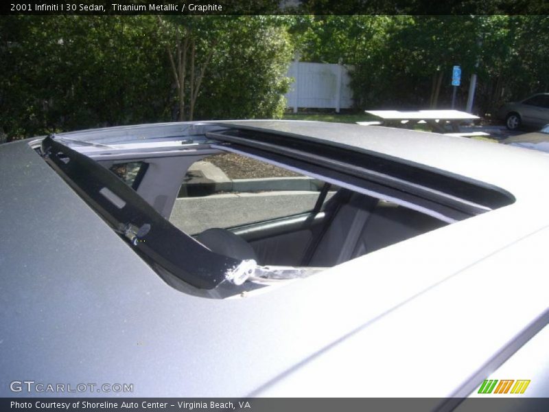Titanium Metallic / Graphite 2001 Infiniti I 30 Sedan
