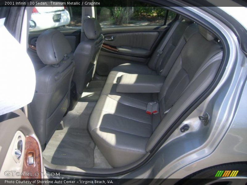 Titanium Metallic / Graphite 2001 Infiniti I 30 Sedan