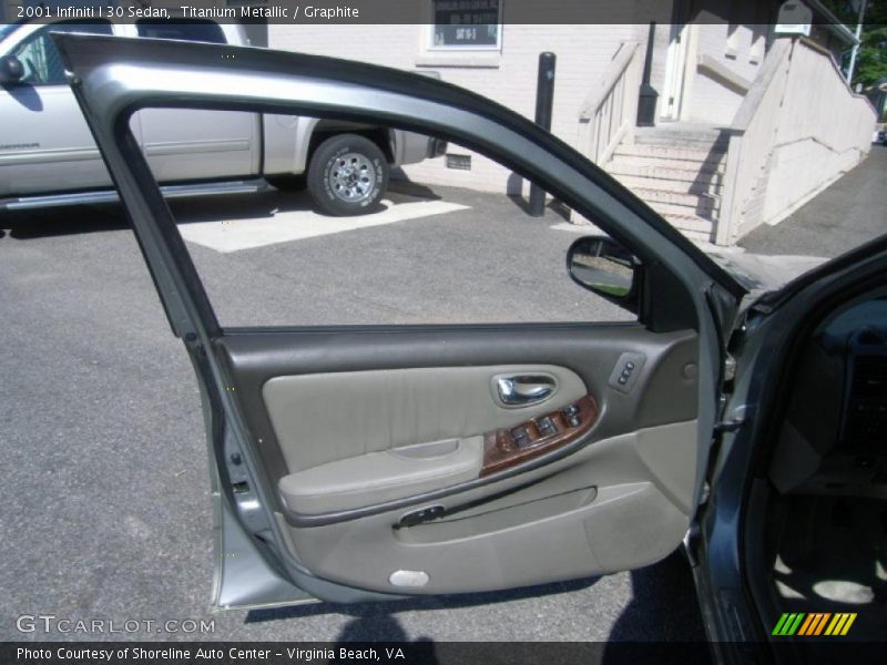 Titanium Metallic / Graphite 2001 Infiniti I 30 Sedan