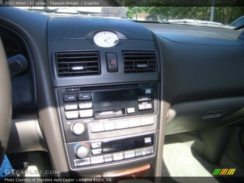 Titanium Metallic / Graphite 2001 Infiniti I 30 Sedan