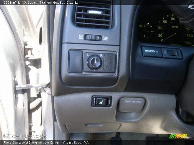 Titanium Metallic / Graphite 2001 Infiniti I 30 Sedan