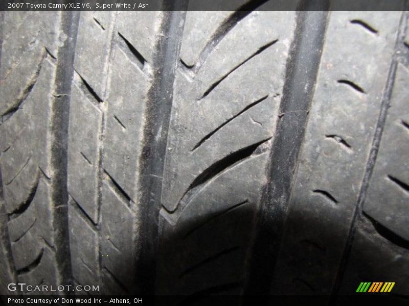 Super White / Ash 2007 Toyota Camry XLE V6