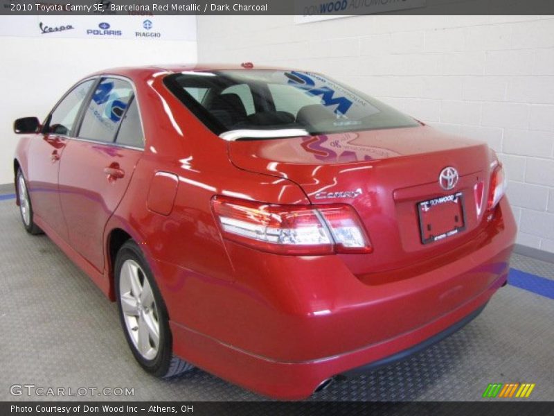 Barcelona Red Metallic / Dark Charcoal 2010 Toyota Camry SE