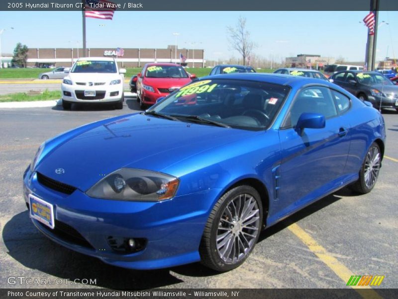 Front 3/4 View of 2005 Tiburon GT