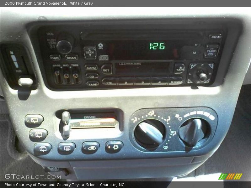 White / Grey 2000 Plymouth Grand Voyager SE