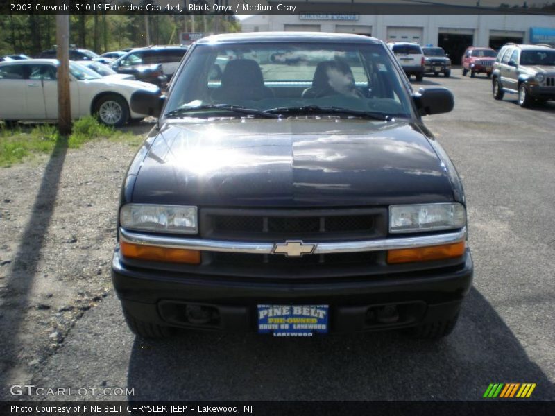 Black Onyx / Medium Gray 2003 Chevrolet S10 LS Extended Cab 4x4