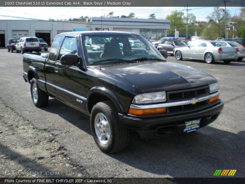 Black Onyx / Medium Gray 2003 Chevrolet S10 LS Extended Cab 4x4