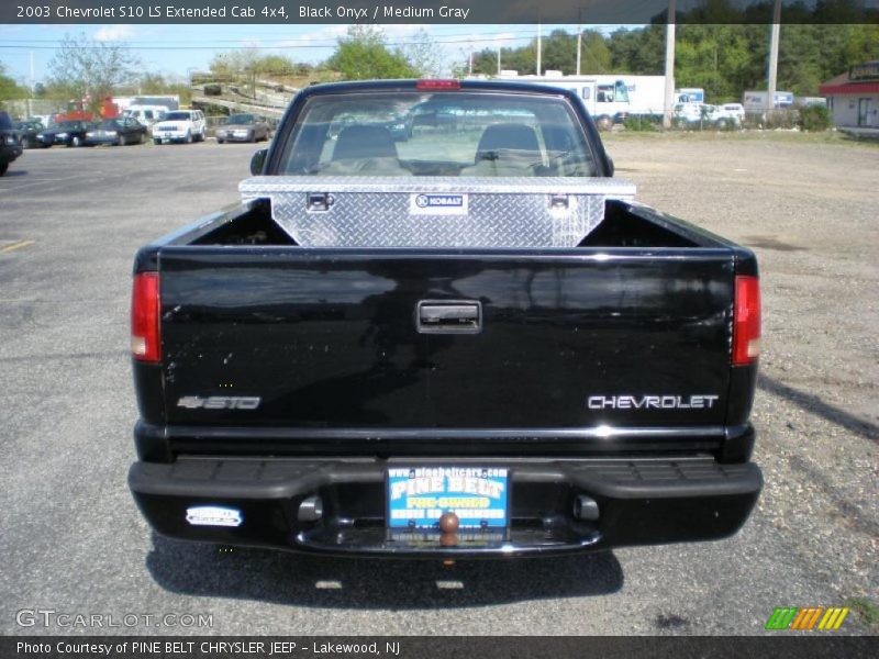 Black Onyx / Medium Gray 2003 Chevrolet S10 LS Extended Cab 4x4