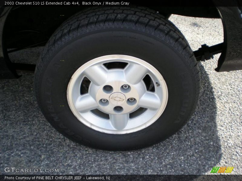 Black Onyx / Medium Gray 2003 Chevrolet S10 LS Extended Cab 4x4