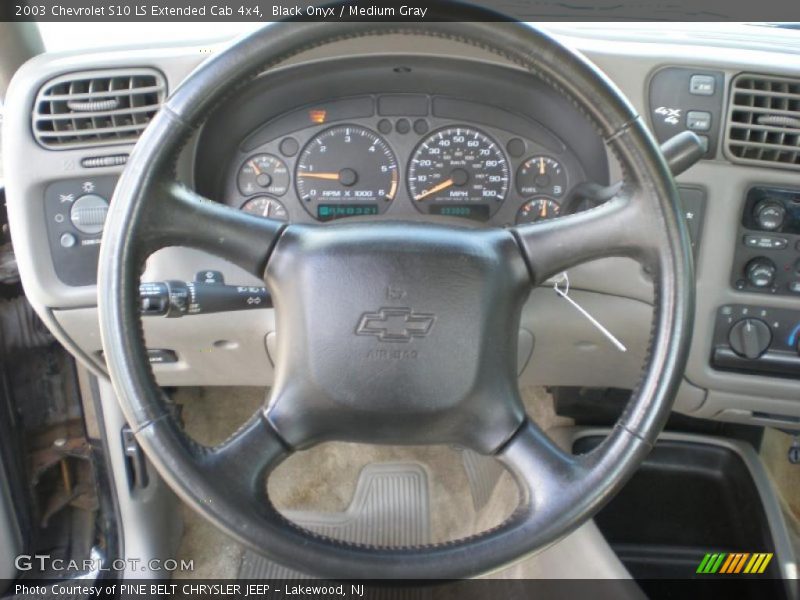 Black Onyx / Medium Gray 2003 Chevrolet S10 LS Extended Cab 4x4