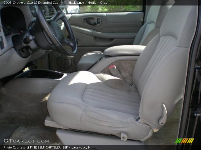 Black Onyx / Medium Gray 2003 Chevrolet S10 LS Extended Cab 4x4