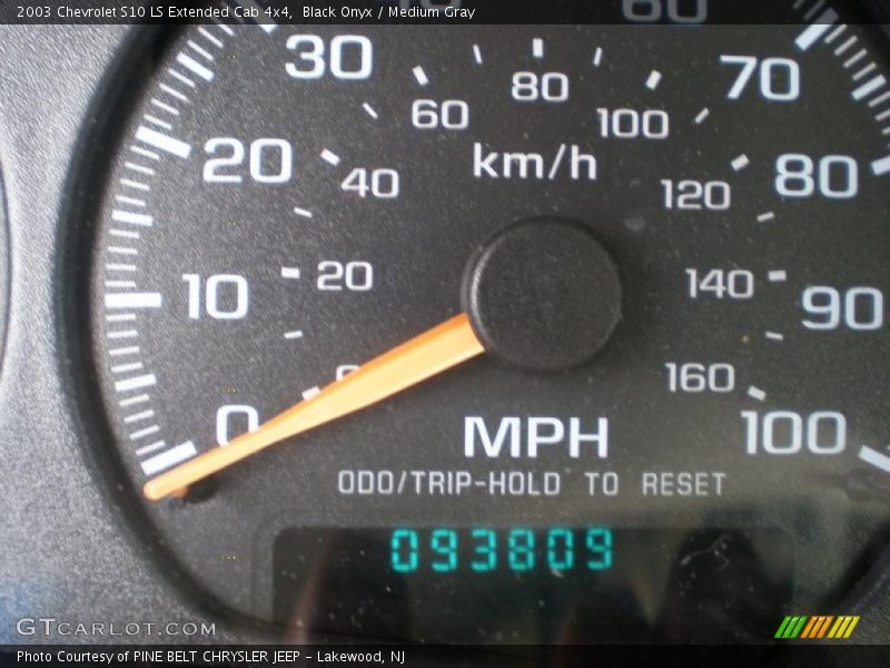 Black Onyx / Medium Gray 2003 Chevrolet S10 LS Extended Cab 4x4