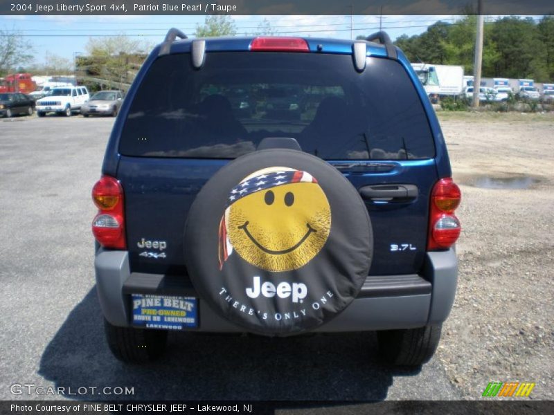 Patriot Blue Pearl / Taupe 2004 Jeep Liberty Sport 4x4