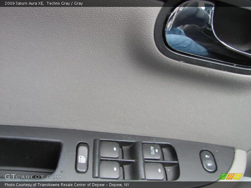 Techno Gray / Gray 2009 Saturn Aura XE