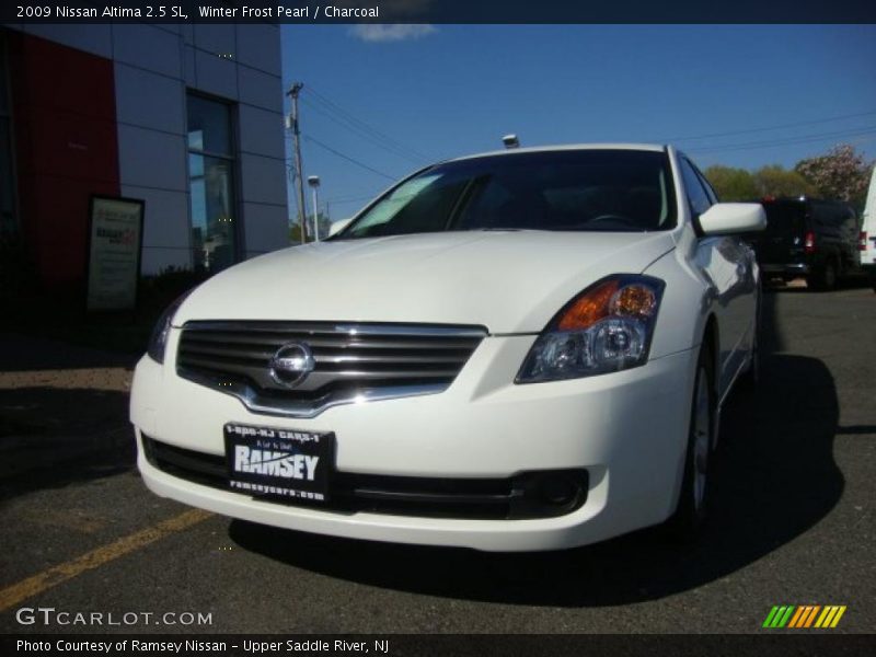 Winter Frost Pearl / Charcoal 2009 Nissan Altima 2.5 SL