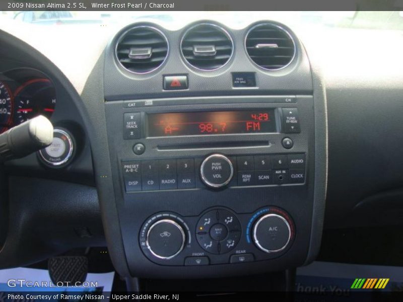 Winter Frost Pearl / Charcoal 2009 Nissan Altima 2.5 SL