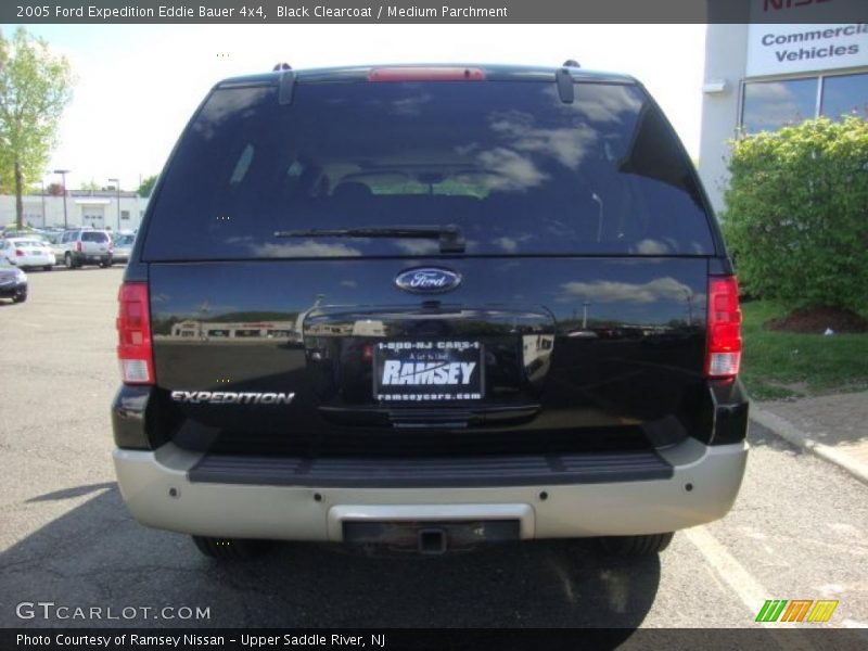 Black Clearcoat / Medium Parchment 2005 Ford Expedition Eddie Bauer 4x4
