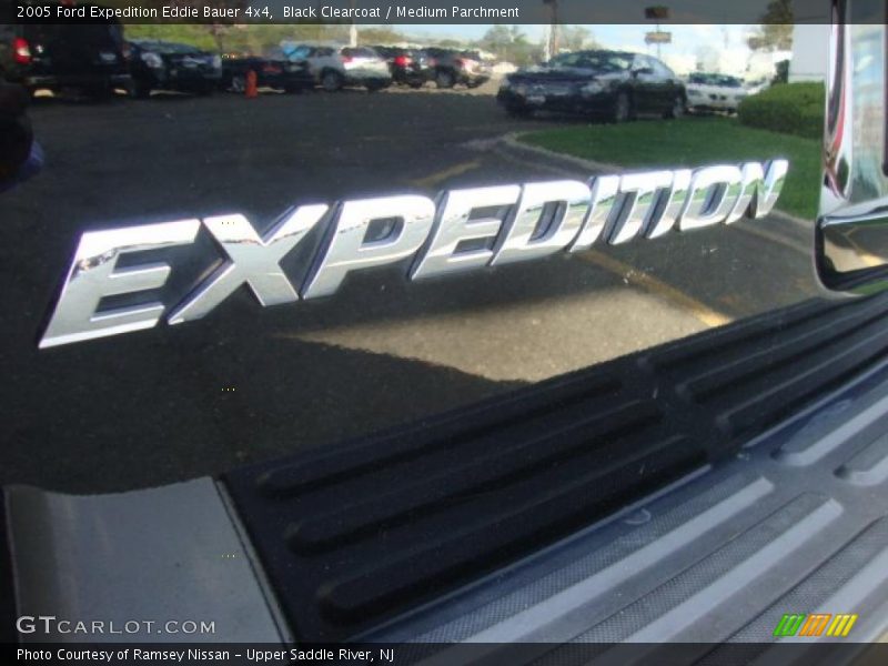 Black Clearcoat / Medium Parchment 2005 Ford Expedition Eddie Bauer 4x4